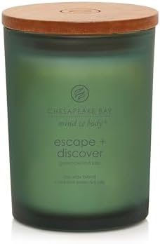 Chesapeake Bay Candle Escape + Discover Medium Jar