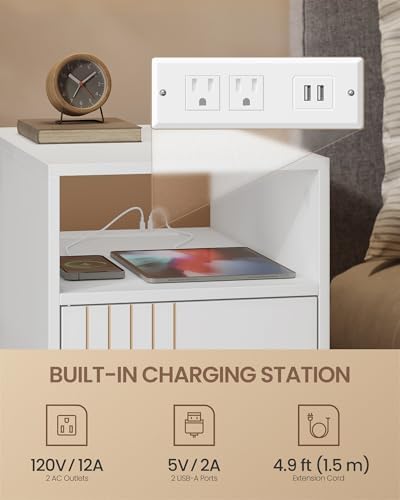 VASAGLE End Table with Charging Station, Narrow Side Table, Nightstand
