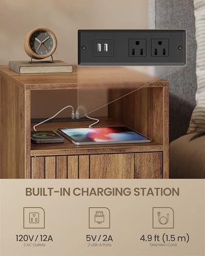 VASAGLE End Table with Charging Station, Narrow Side Table, Nightstand