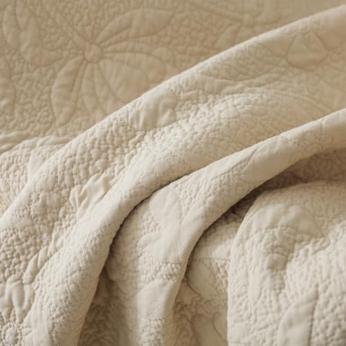 Brandream Beige Scalloped Edge Throw Quilt Cotton 47 X 60 Inch Quilted Throw Blanket for Bed Couch Daybed Decorative Throw Blankets