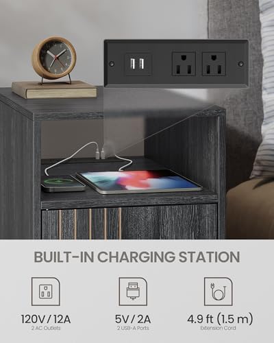 VASAGLE End Table with Charging Station, Narrow Side Table, Nightstand