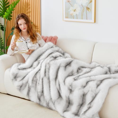 Touchat Luxury Faux Fur Queen Blanket, Grey, 80''x80''