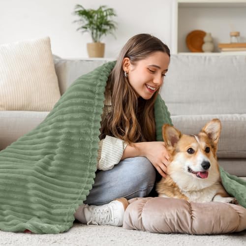BEDELITE Ribbed Sage Grey Green Fleece Throw Blanket for Couch, 50x60 Inch