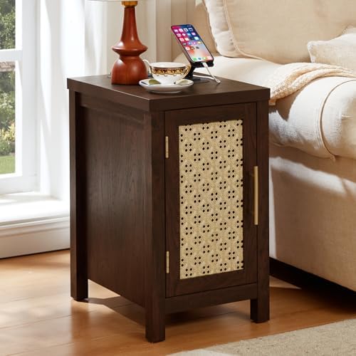 YUFAM Rattan Nightstand Set of 2 with Charging Station, Brown