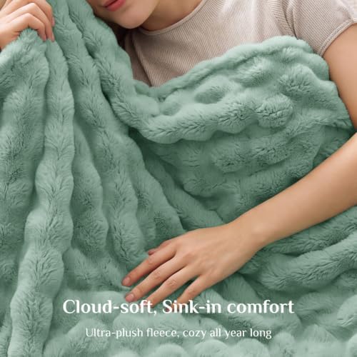 BEDELITE Sage Green 3D Fleece Bubble Throw Blanket for Couch, 50x60 Inches