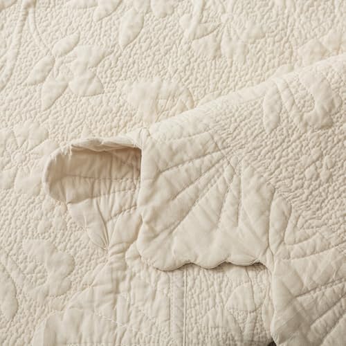Brandream Beige Scalloped Edge Throw Quilt Cotton 47 X 60 Inch Quilted Throw Blanket for Bed Couch Daybed Decorative Throw Blankets