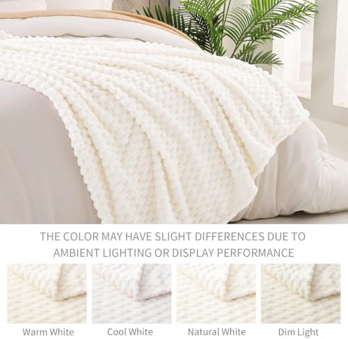Exclusivo Mezcla 3D Fleece California King Blanket for Bed, Ivory
