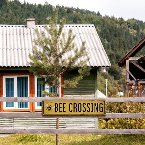 Rustic Farmhouse Metal Tin Sign, Bee Crossing Sign, Vintage Animal Road Signs for Porch, Yard, and Farmhouse, Animal Crossing Warning Signs, Perfect for Garden and Road, 15.7 x 3.9 inches