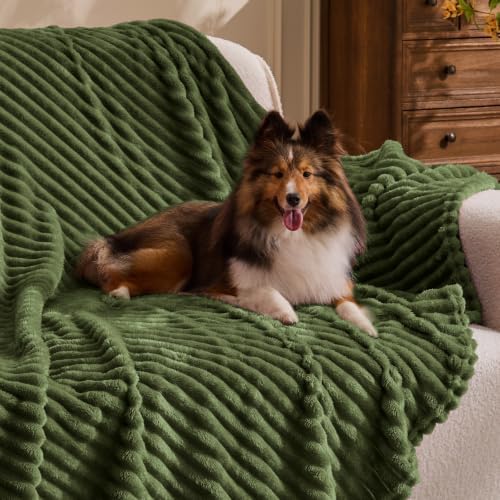BEDELITE Ribbed Moss Olive Green Fleece Throw Blanket for Couch, 50x60 Inch