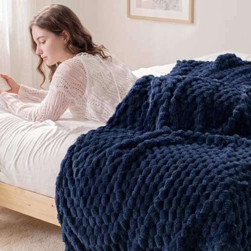 Exclusivo Mezcla 3D Fleece California King Blanket for Bed, Navy Blue