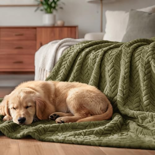 Exclusivo Mezcla Fleece Throw Blanket for Couch Sofa, 50”x70”, Olive Green