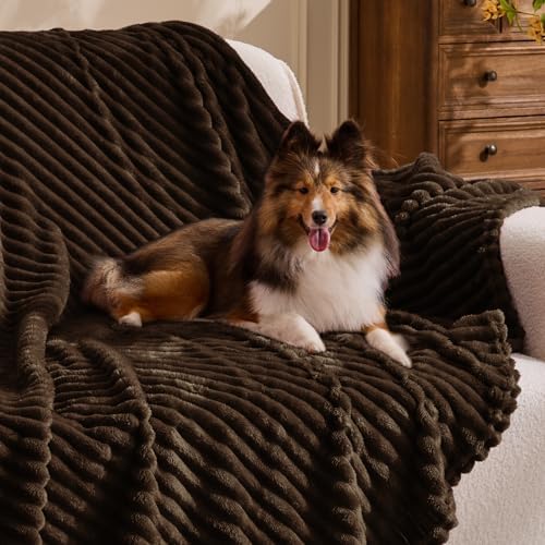 BEDELITE 3D Ribbed Dark Brown Fleece Throw Blanket for Couch, 50x60 Inch