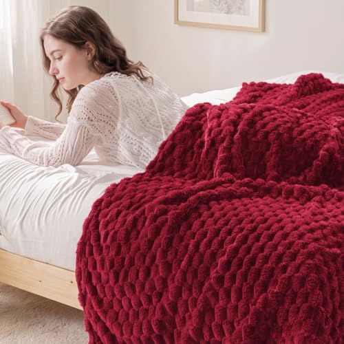 Exclusivo Mezcla Large 3D Fleece Throw Blanket for Couch, Deep Red