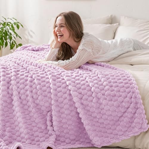 Exclusivo Mezcla Large 3D Fleece Throw Blanket for Couch, Lilac Purple