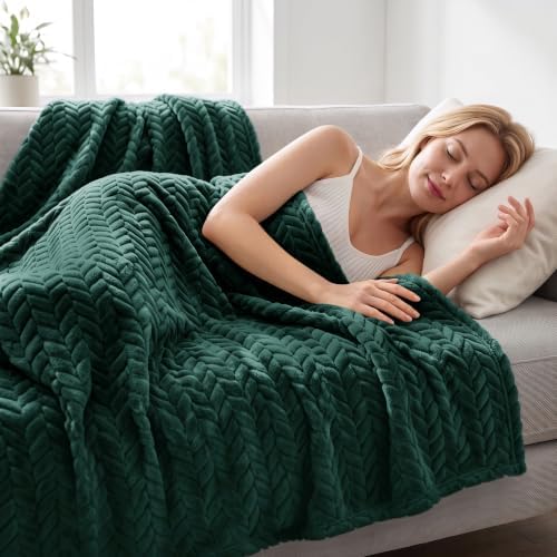 Exclusivo Mezcla Fleece Throw Blanket for Couch Sofa, 50”x70”, Forest Green