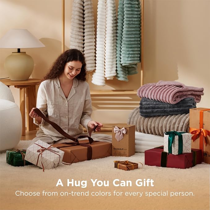 Bedsure Soft Full Size Fleece Blankets - Image 5